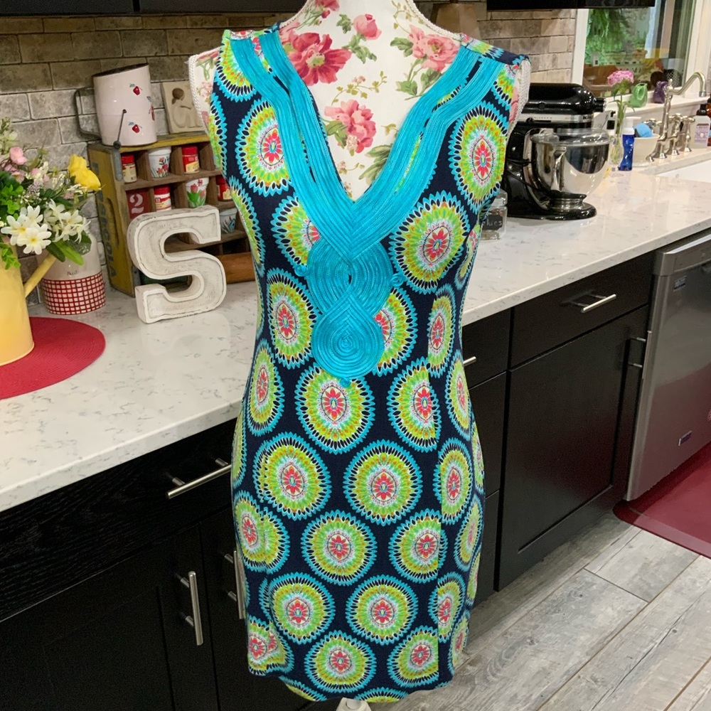 Crown & Ivy Sleeveless V Neck Shift Dress Blue Green Medallion Print Size XS